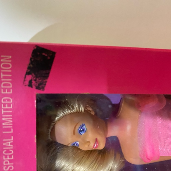 Barbie - Special Expressions -  Woolworths Special Limited Edition, 1990, NRFB - Picture 2 of 8